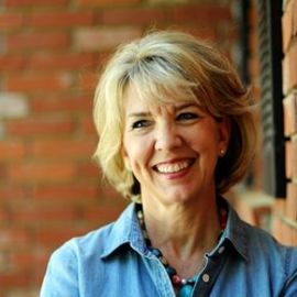 Barbara Rainey Headshot